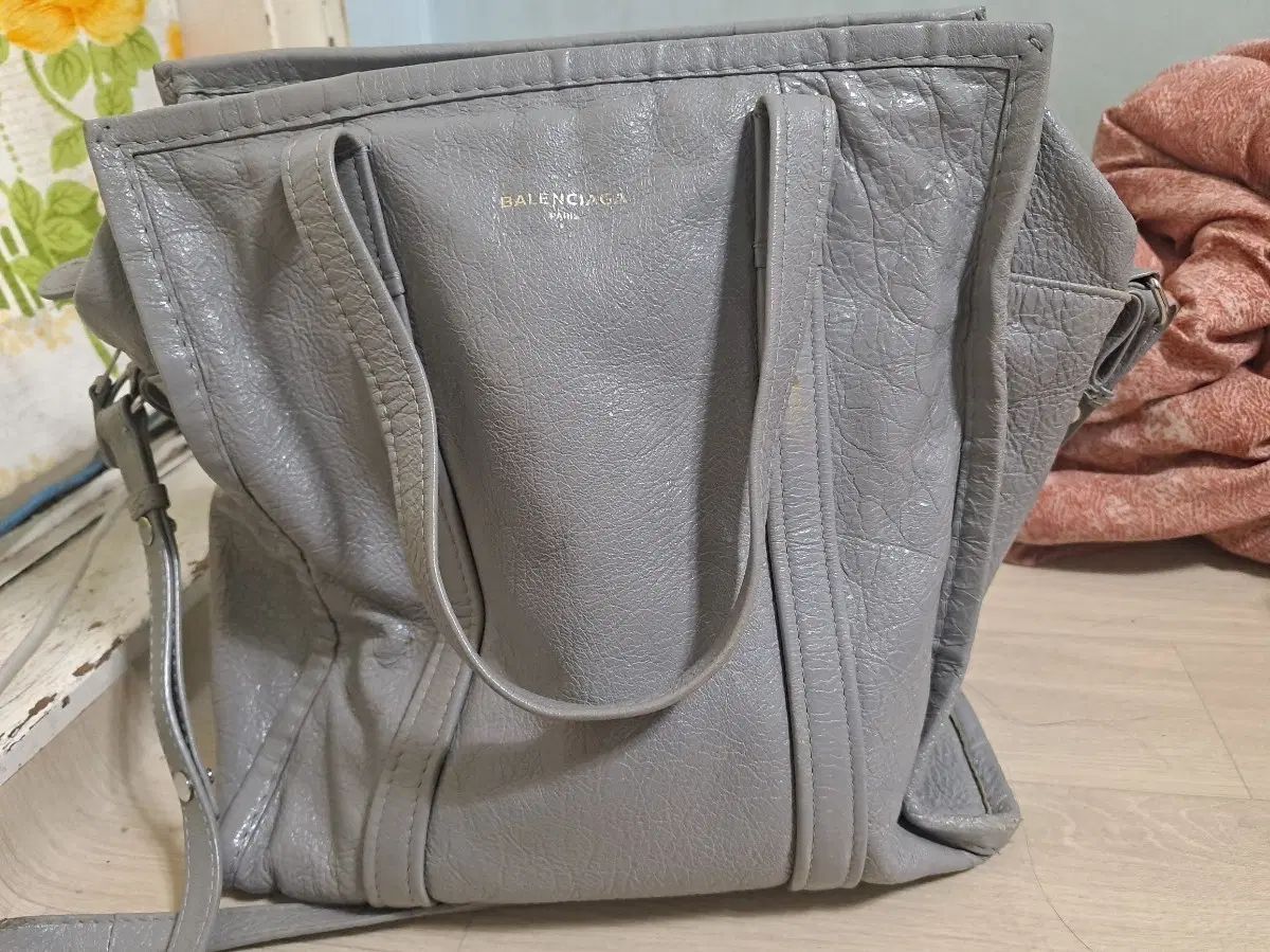 9万円 バレンシアガ Harper's BAZAAR バッグ グレー