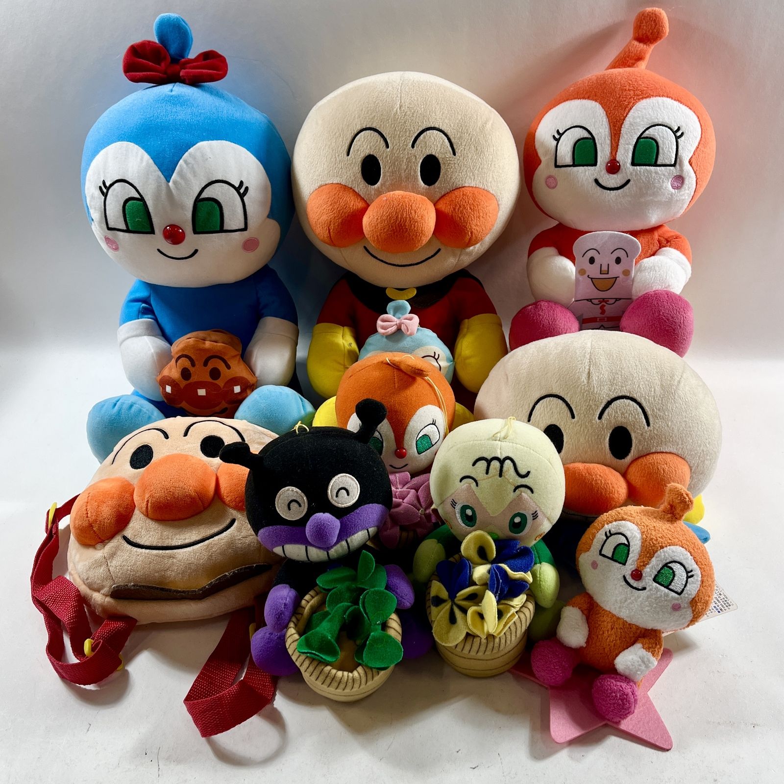 ★ アンパンマン あんぱんまん グッズ まとめ商品 ぬいぐるみ マスコット おもちゃ バイキンマン ドキンちゃん 等 現状品 1.78kg