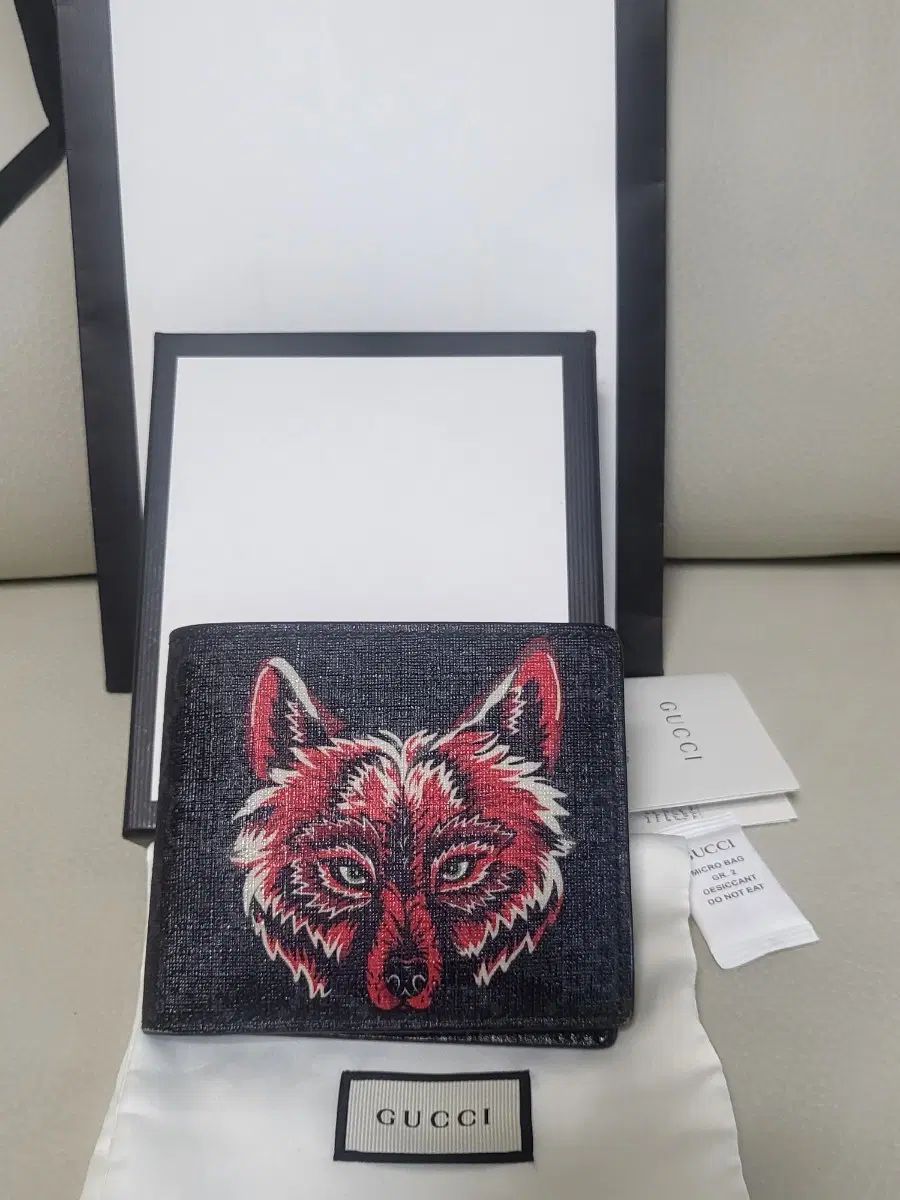 グッチ ウルフ 二つ折り財布 正規品