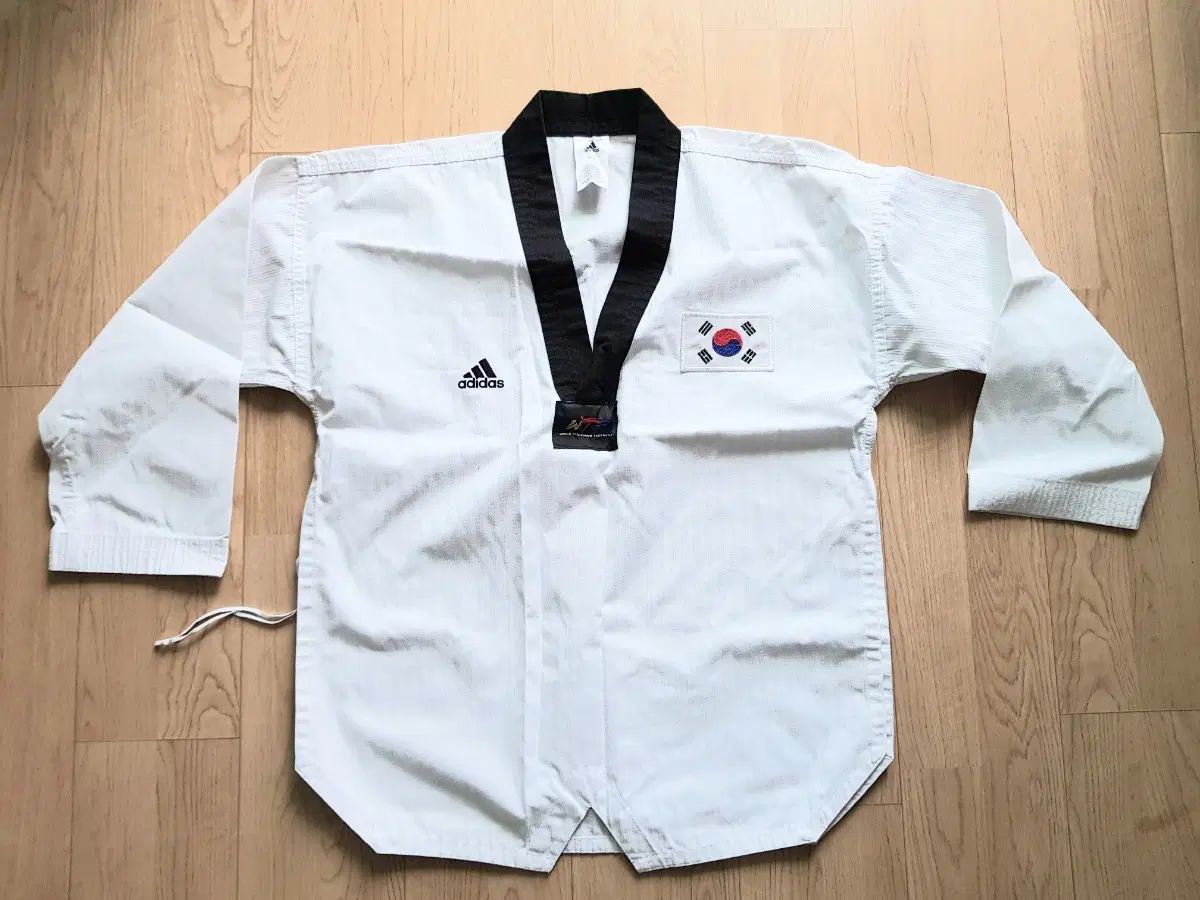 新品>正規品 adidas アディダス テコンドー 有段者 柔道着 トップス 160 6,346円