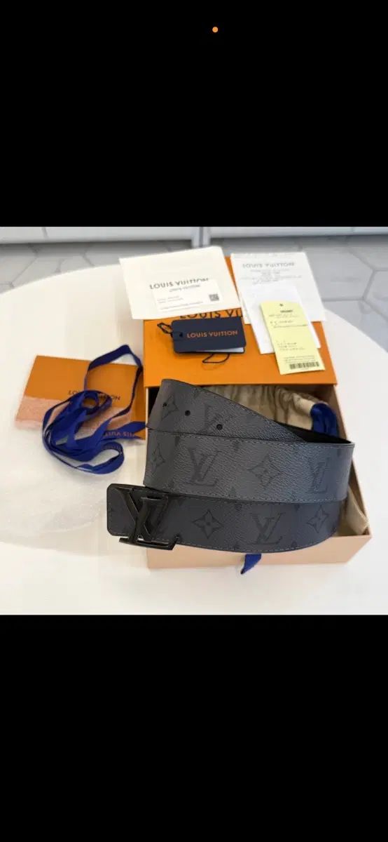 Louis Vuitton ルイヴィトン リバース REVERSE リバース エクリプス ÉCLIPSE LV イニシャル ベルト 54,164円