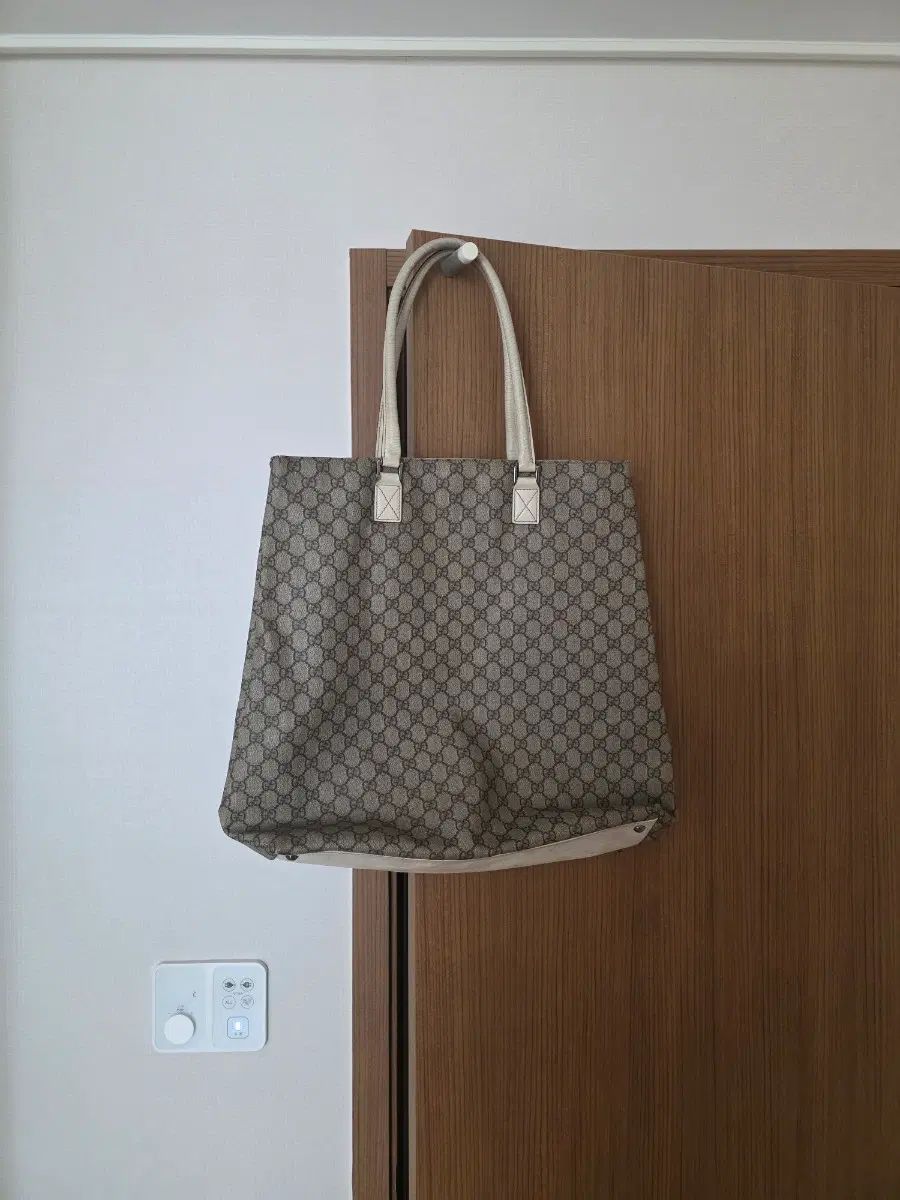 グッチ BIG トートバッグ 59,827円