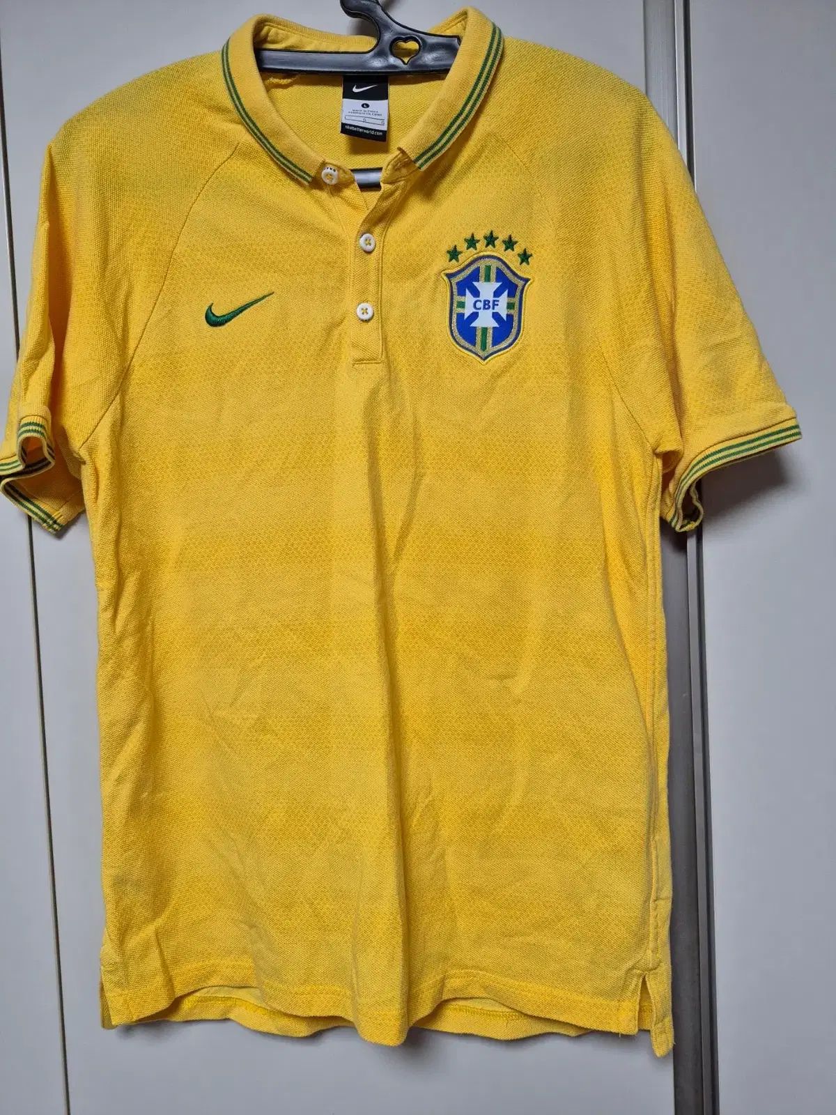 NIKE 正規品 スポーツブラ 半袖 カラーTシャツ 100サイズ 出品
