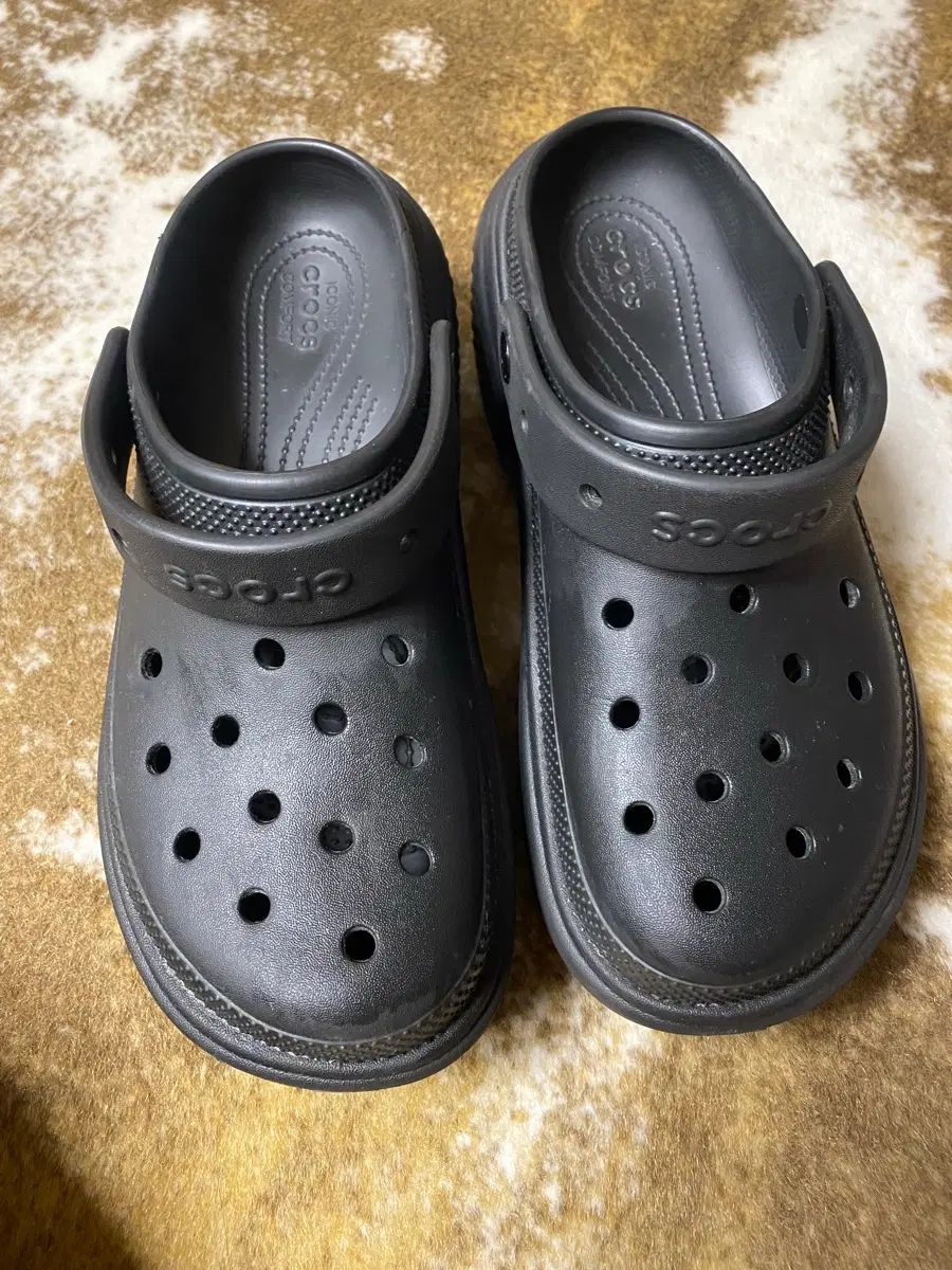 Crocs クラシック クロッグ ブラック プラットフォーム 7-8cm ヒール 10(270)
