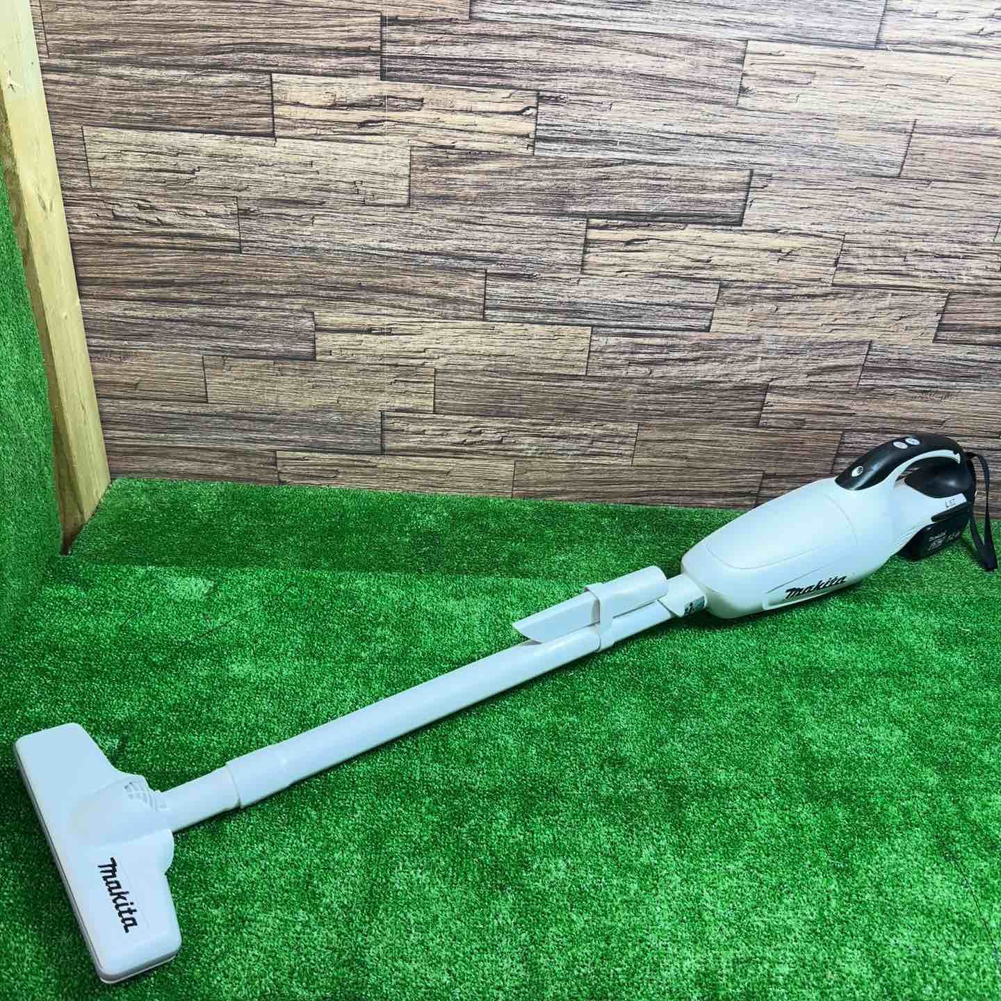 ☆マキタ(makita) コードレスクリーナー CL141FDZW【桶川店】 10,054円