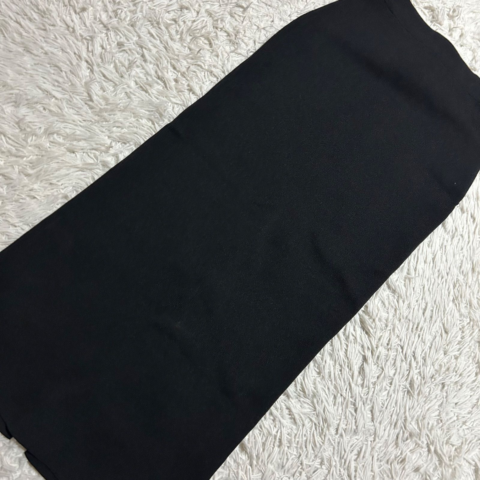 https://assets.mercari-shops-static.com/-/large/plain/2JWJmQLLL37i3r288KnKKr.jpg@jpg