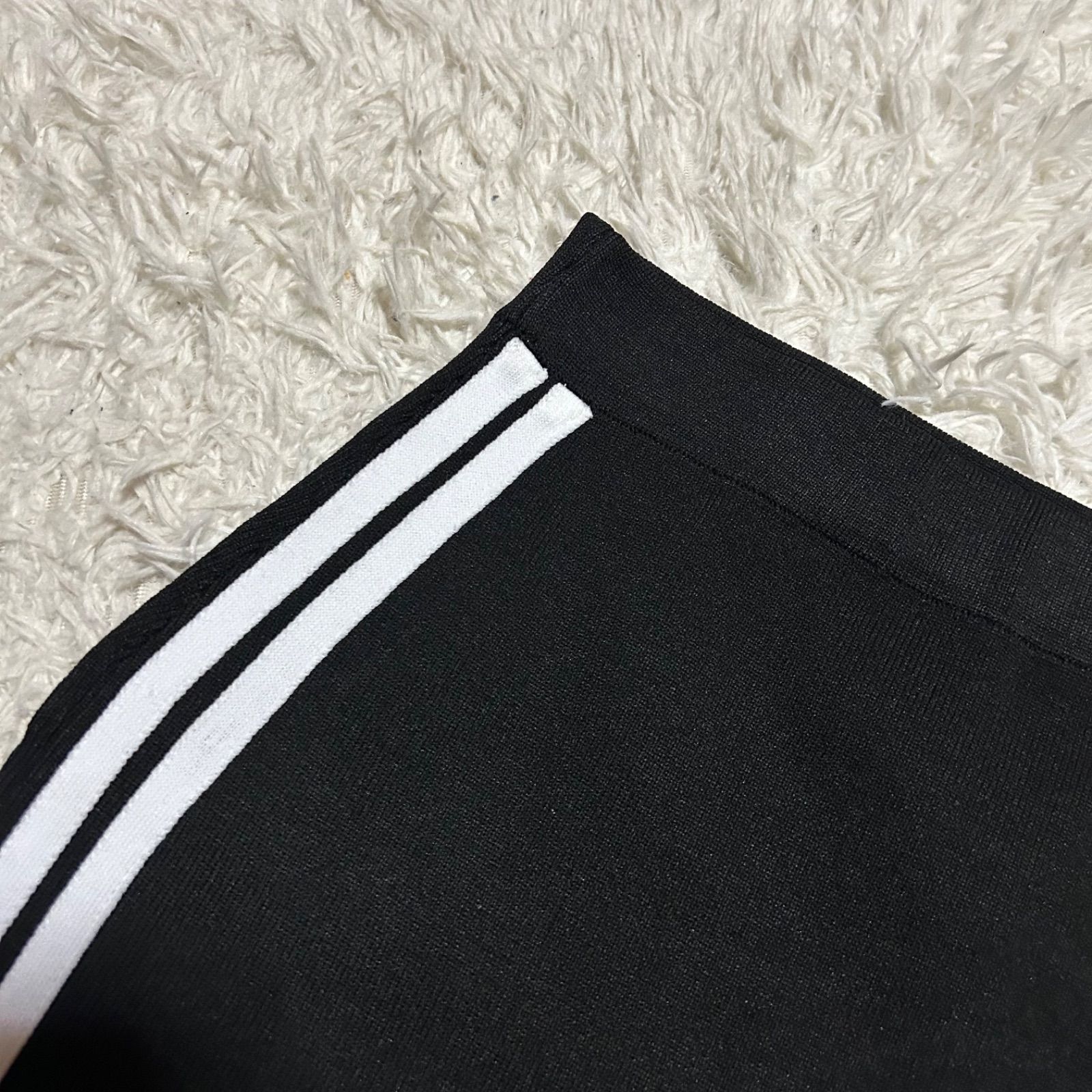 https://assets.mercari-shops-static.com/-/large/plain/2JWJmQLPoJKRor5nMJZN6d.jpg@jpg