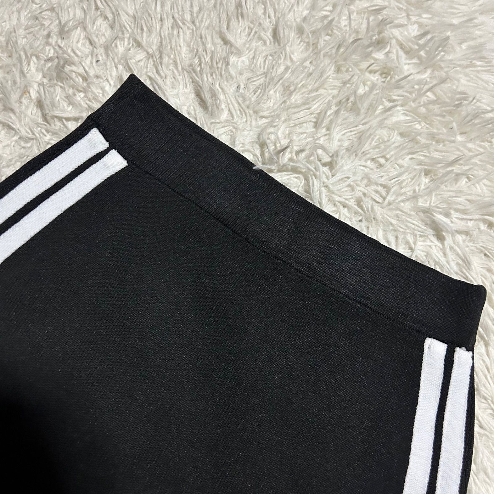 https://assets.mercari-shops-static.com/-/large/plain/2JWJmQLQ8m5H5N4ZfPCouC.jpg@jpg