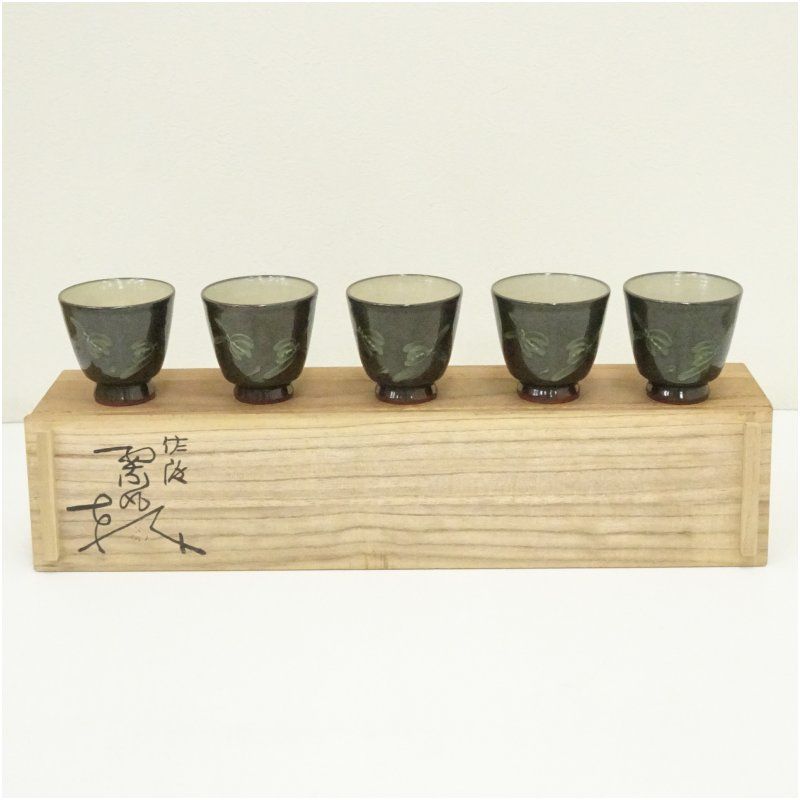 佐渡無名異焼　小平窯造　三浦小平二　煎茶碗５客（共箱） 茶道 抹茶 おしゃれ 抹茶茶碗 抹茶碗 和食器 レトロ 茶器 骨董 茶わん 茶会 茶の湯 9,120円