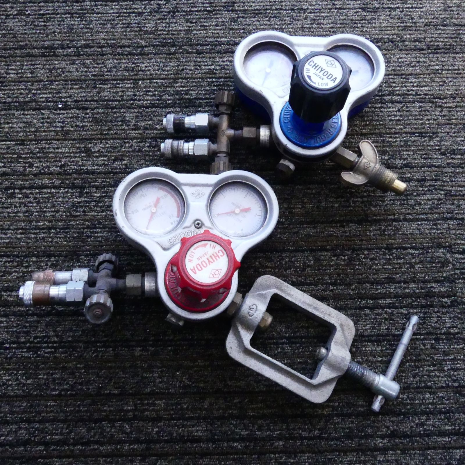 千代田精機 アセチレン用圧力調整器 AC2/酸素用圧力調整器 S2 2点セット