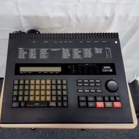 ヤマハ(YAMAHA)ハイグレード・デジタルMIDIシーケンサー「QX3」