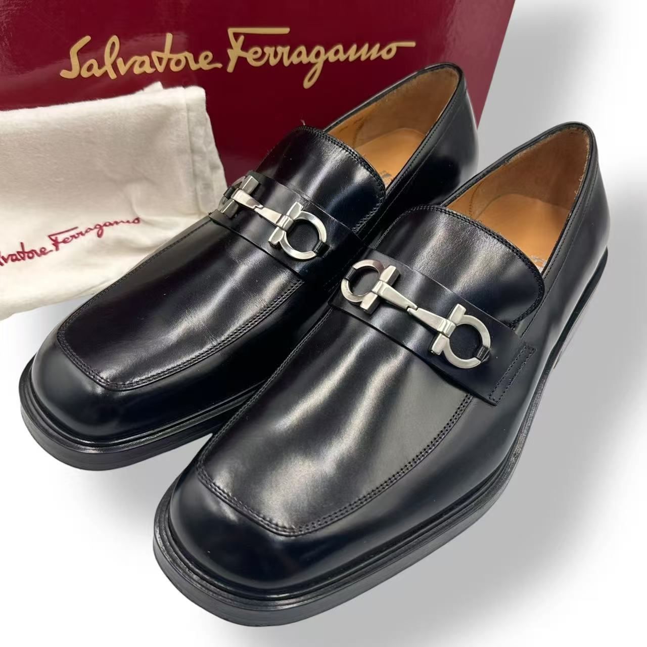 未使用品 Salvatore Ferragamo サルヴァトーレフェラガモ ガンチーニ ローファー ブラック レザー 金具 メンズ サイズ8.5 箱付き