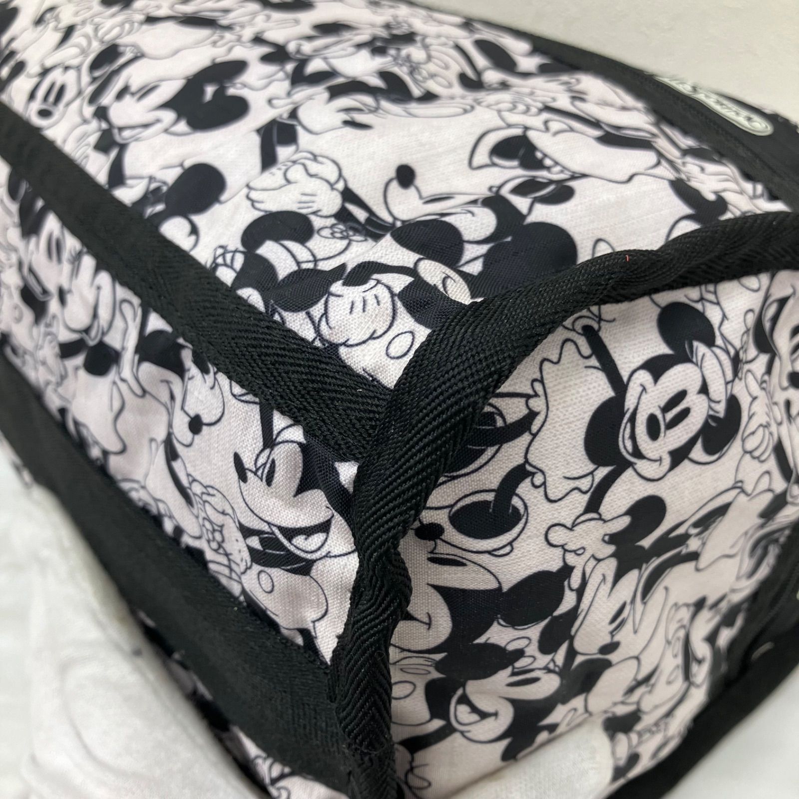 8232 【良品】 LeSportsac レスポートサック ディズニー DISNEY コラボ