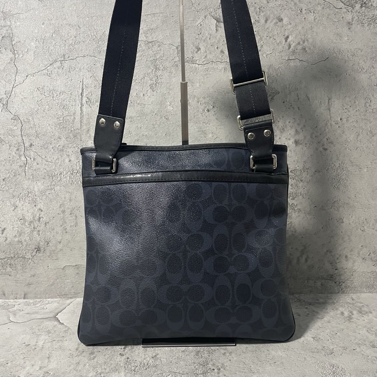 極美品 COACH コーチ ショルダーバッグ シグネチャー 斜め掛け メンズ 