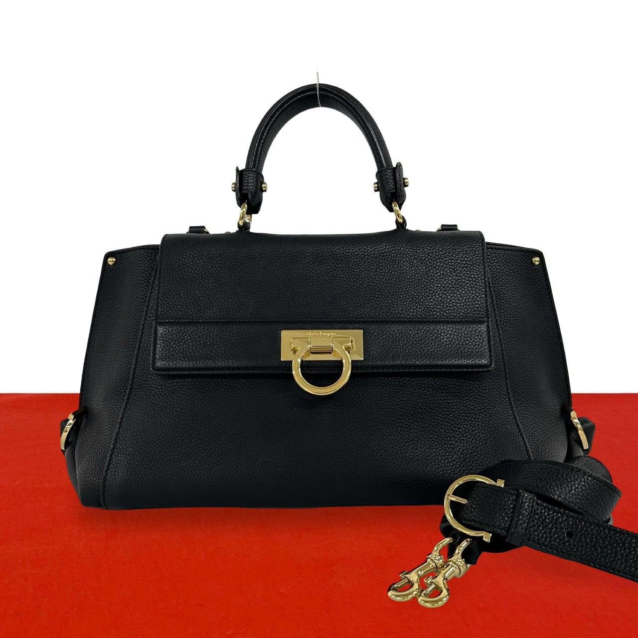 極 美品 Salvatore Ferragamo サルヴァトーレフェラガモ ガンチーニ 