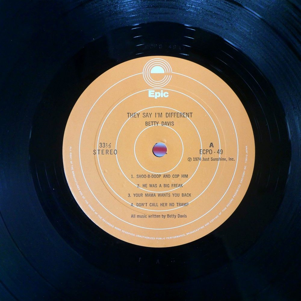 国内盤 ベティ デイビス THEY SAY I'M DIFFERENT EPIC ECPO49 1LP