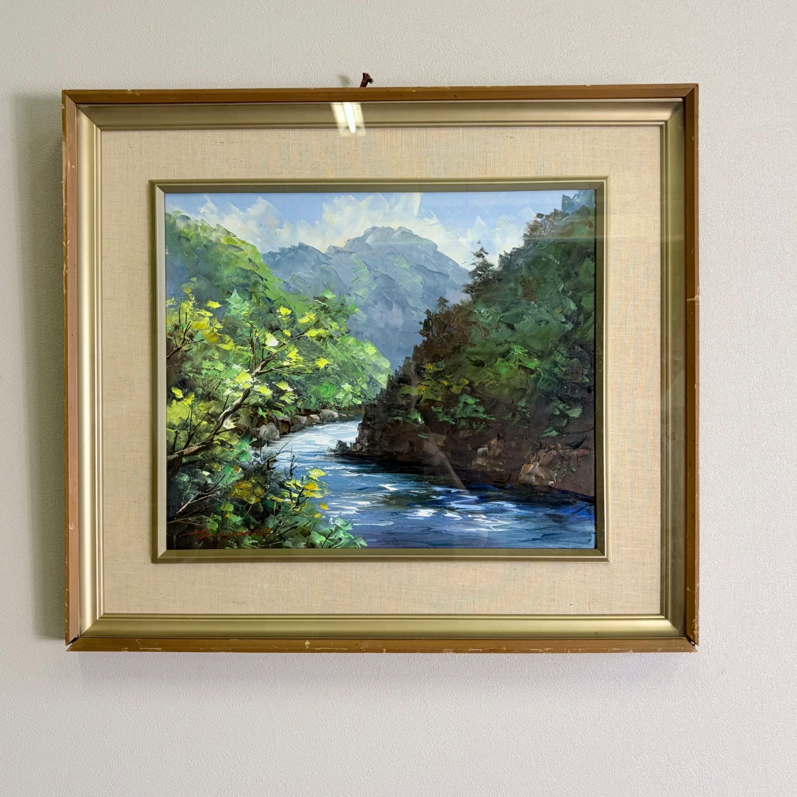 「緑豊かな渓流風景」/ 肉筆油彩画日本額縁 F8 渓流 新緑 山 油彩画 風景画 肉筆 額装 インテリア
