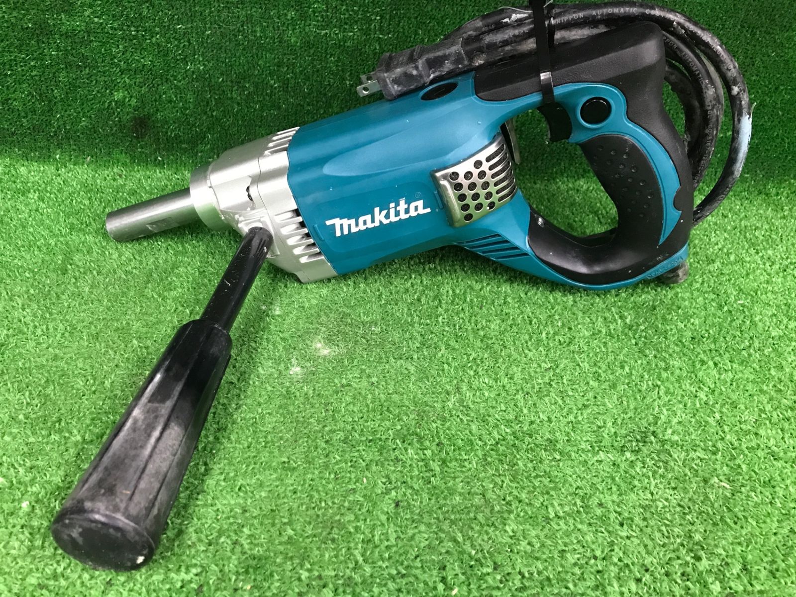 【中古品】【0906】★makita(マキタ) 165㎜カクハン機 100v UT1305　IT3Y1NWGFFOQ 6,322円