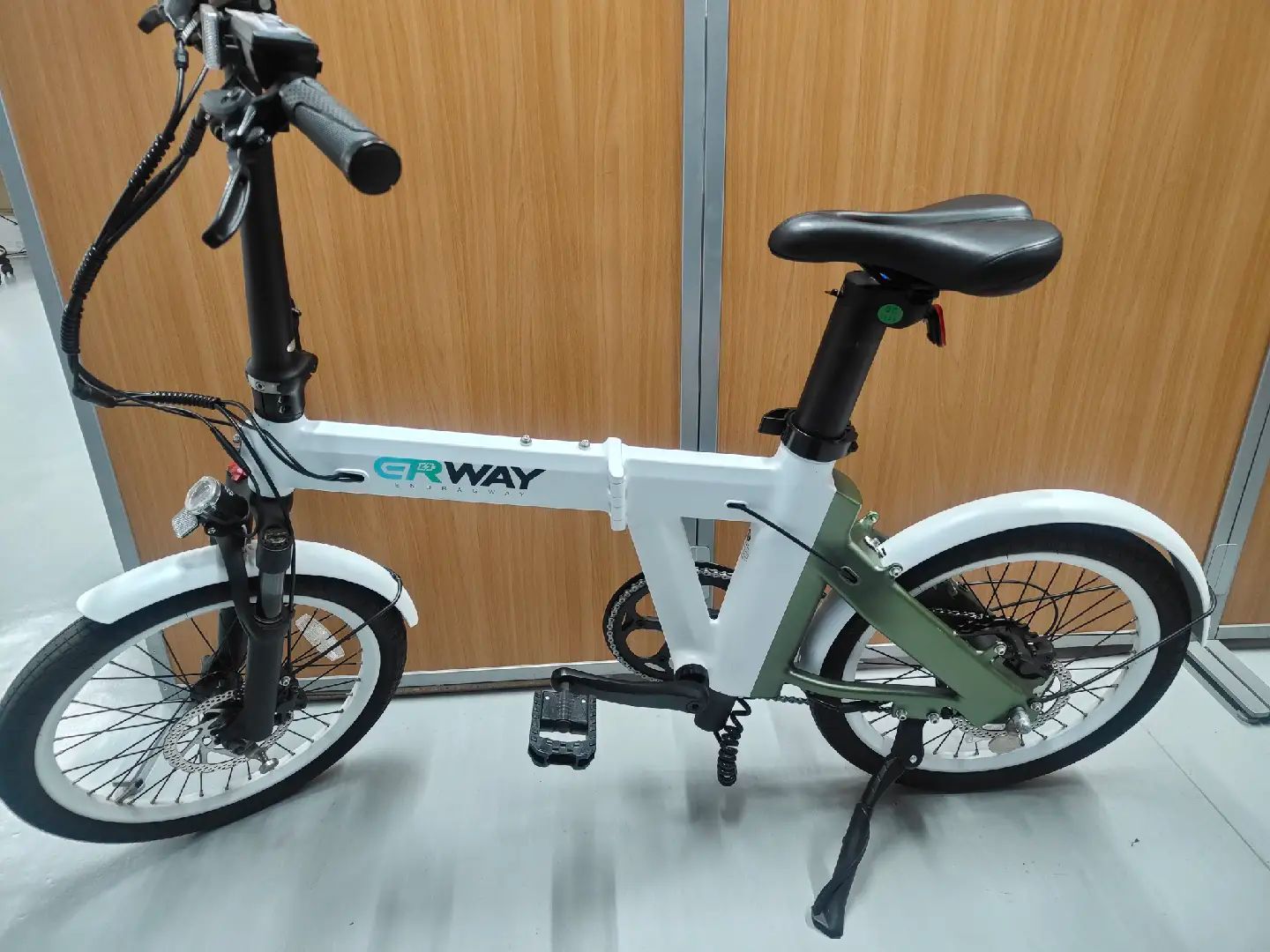 【期間限定セール開催中】電動アシスト自転車 ERWAY A02 ホワイトグリーン