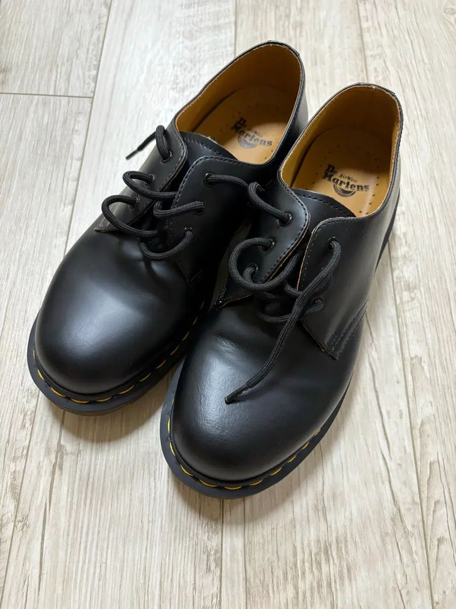 DR. MARTENS 1461 3ホール スムース 260 23,394円