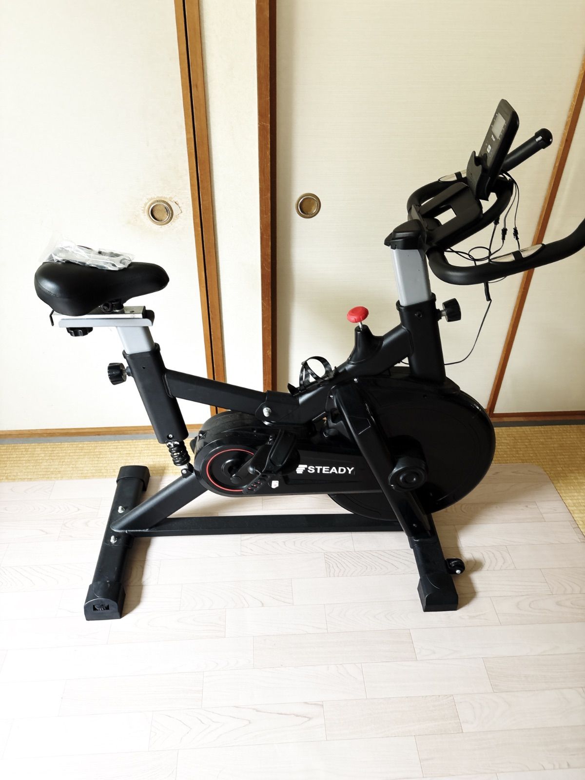 【中古品】スピンバイク　STEADY ST128 黒　エアロバイク