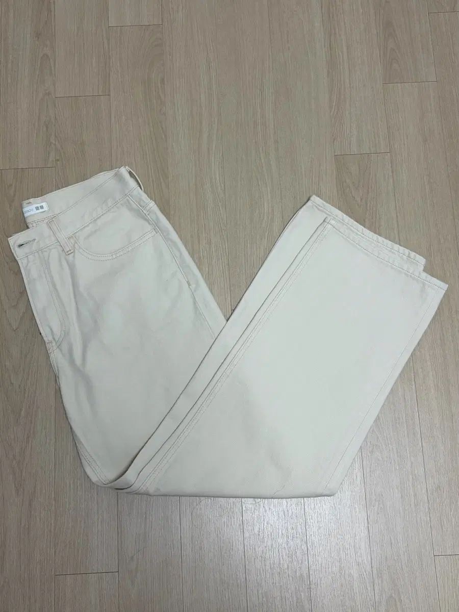 UNIQLO JWA ストレート ジーン 32 (30natural)