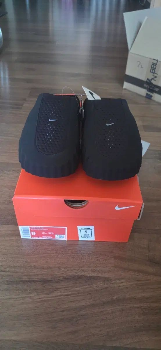 270 NIKE マイン ド 001 ブラック クロム 出品