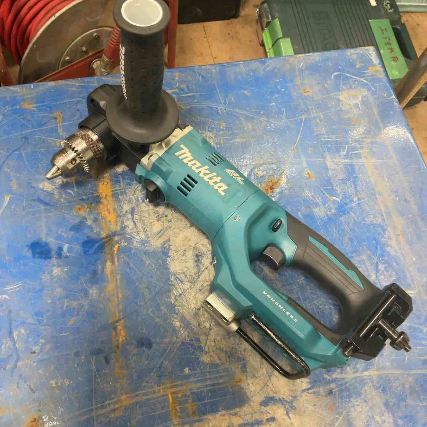 ◇マキタ(Makita) 13mm充電式アングルドリル 18V バッテリ・充電器別売 ケース付 DA450DZK 青【草加店】 14,541円