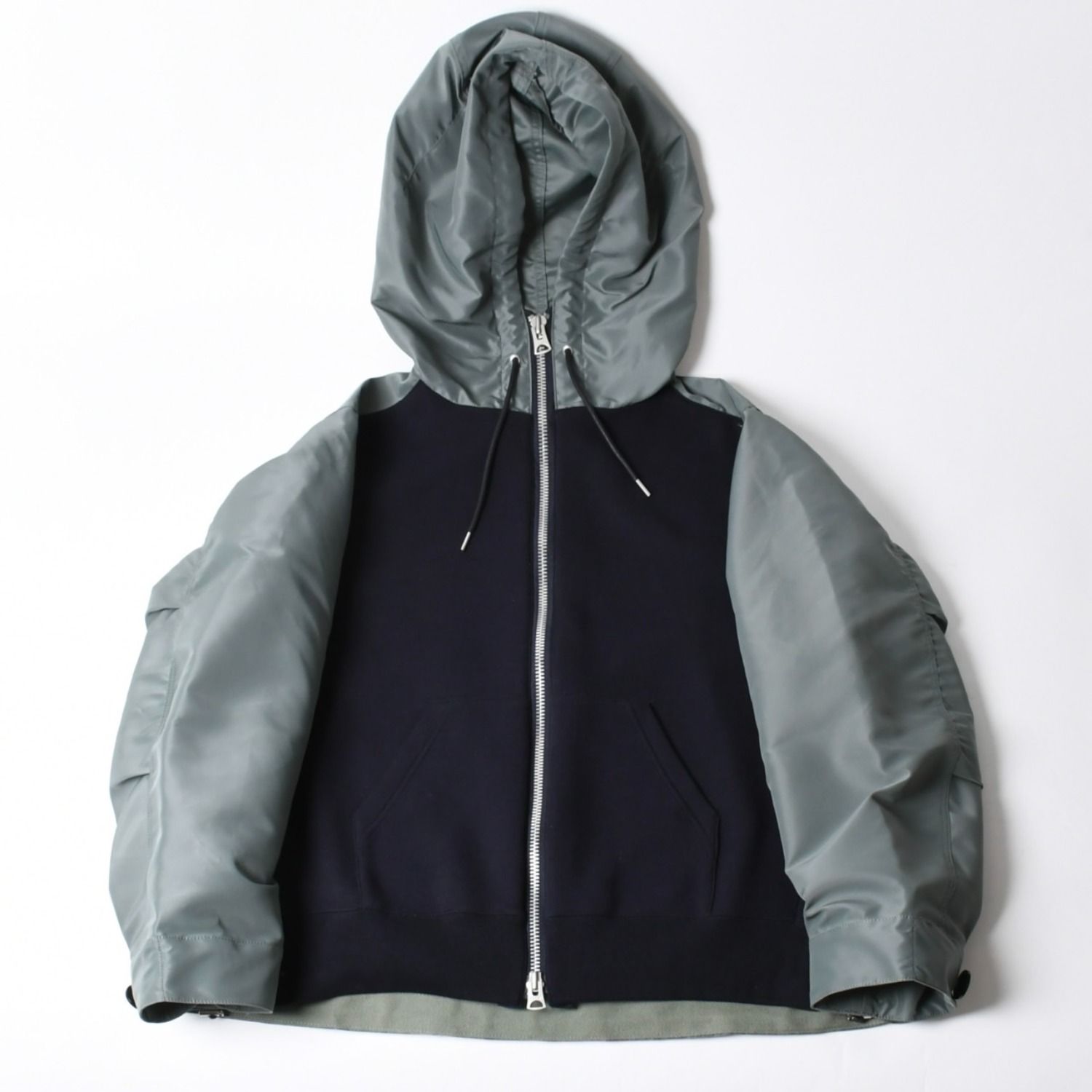 【値下げ】sacaiサカイ ナイロンツイル×スポンジスウェットパーカ　サイズ2 極美品 sacai サカイ ナイロンツイル × スポンジスウェット フーディ