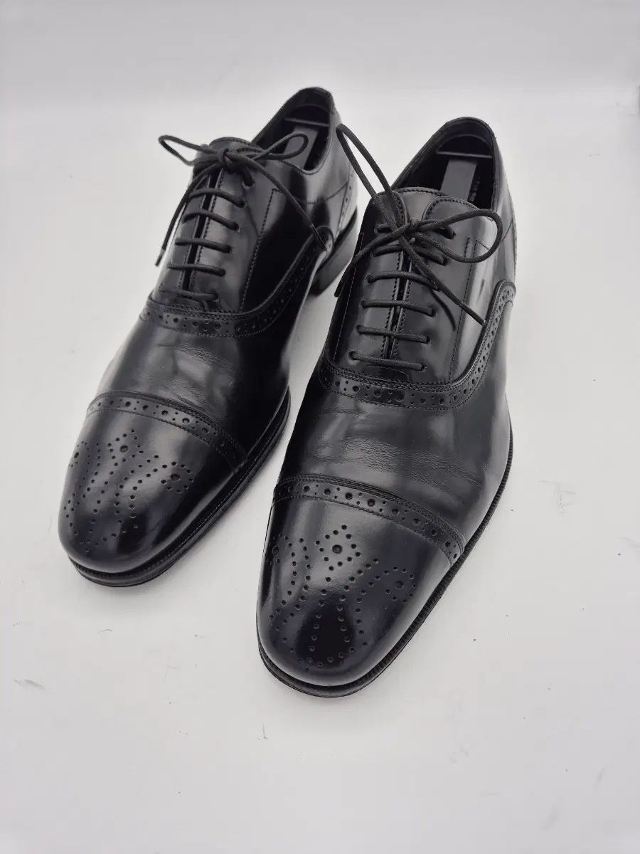 FERRAGAMO フェラガモ メンズ 靴 Oxford（オックスフォード) ウイングチップ ブラック