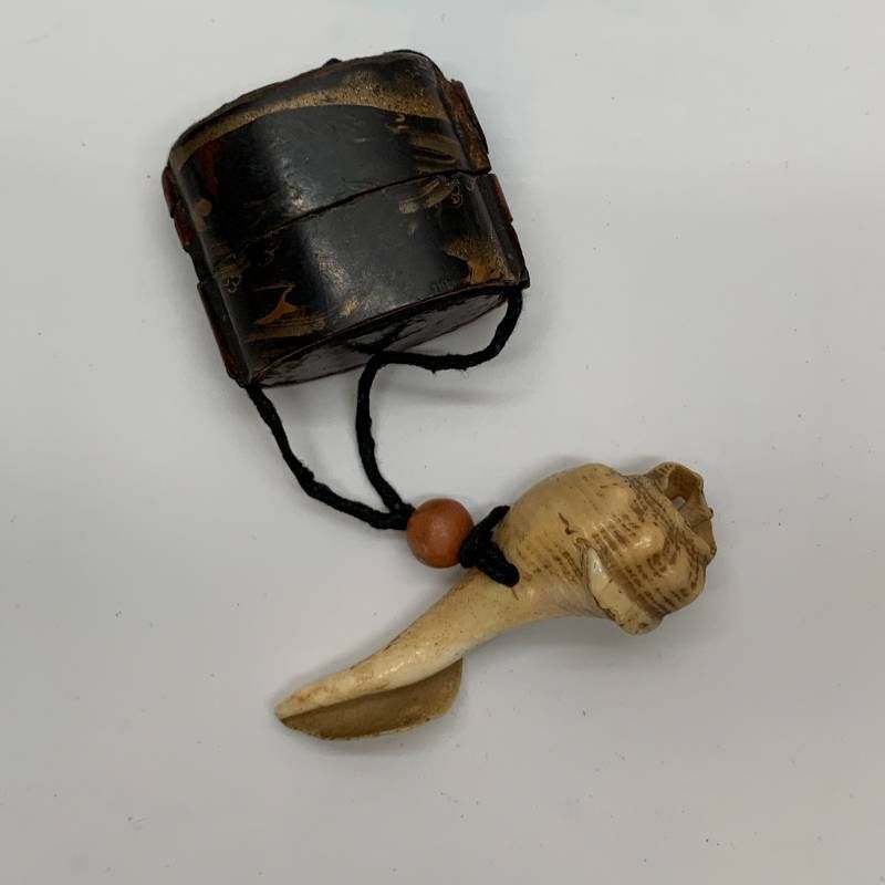時代物】蒔絵 漆塗 印籠 根付 緒締め玉 セット 江戸 明治 骨董 装飾品