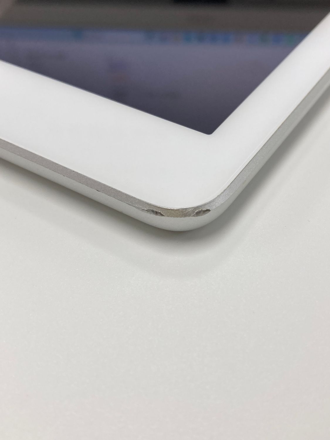 Apple iPad 第5世代 WiFi 32GB シルバー 傷や汚れあり - メルカリ