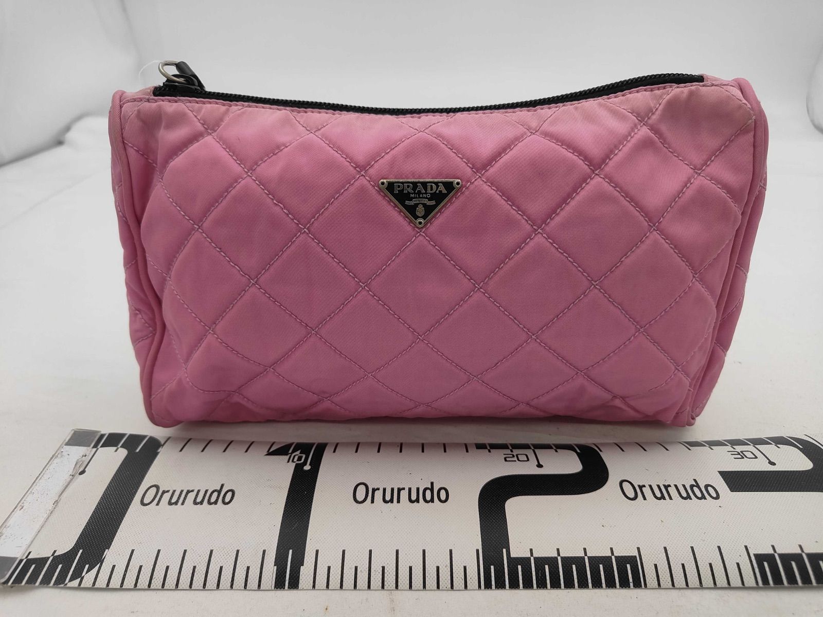 PRADA ポーチ ナイロン 三角ロゴプレート ピンク キルティング - メルカリ