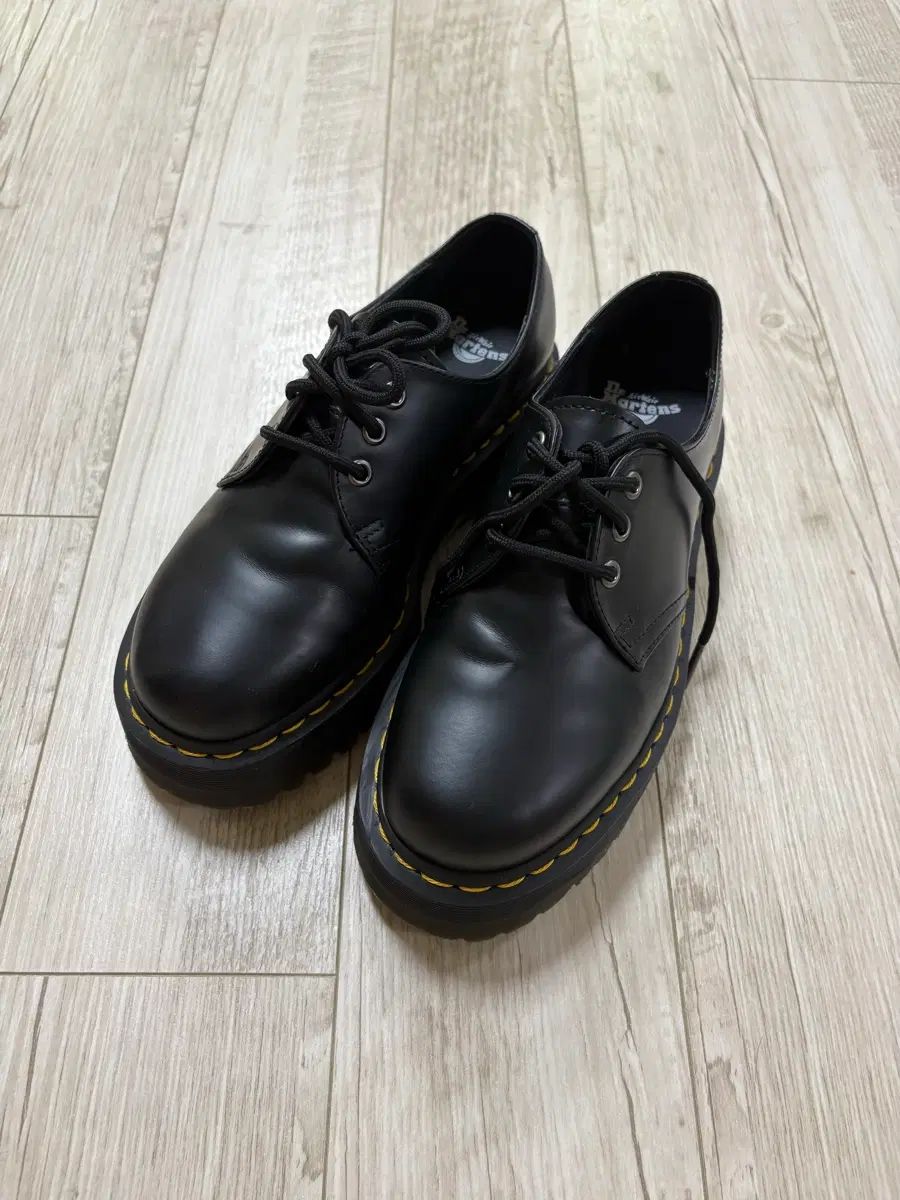 DR. MARTENS 1461 3ホール クアッド 250