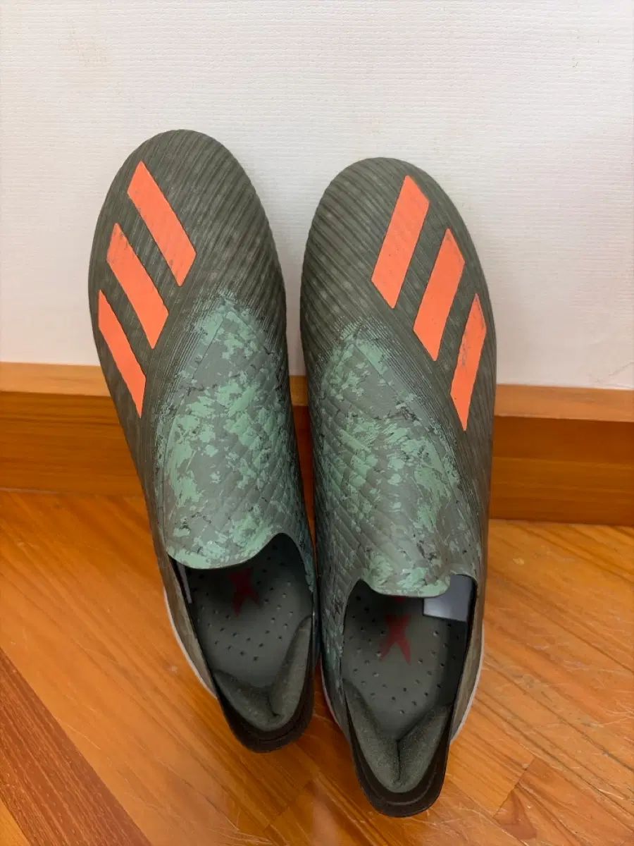 アディダス エクス サッカーシューズ カモフラ グリーン