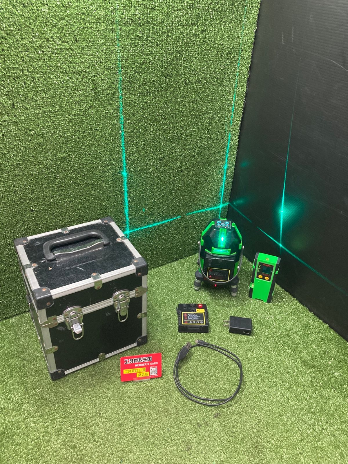 【中古品】【0902】might(マイト工業) グリーンレーザー墨出し器 MLS-444GP　ITPI2RBYCIBO