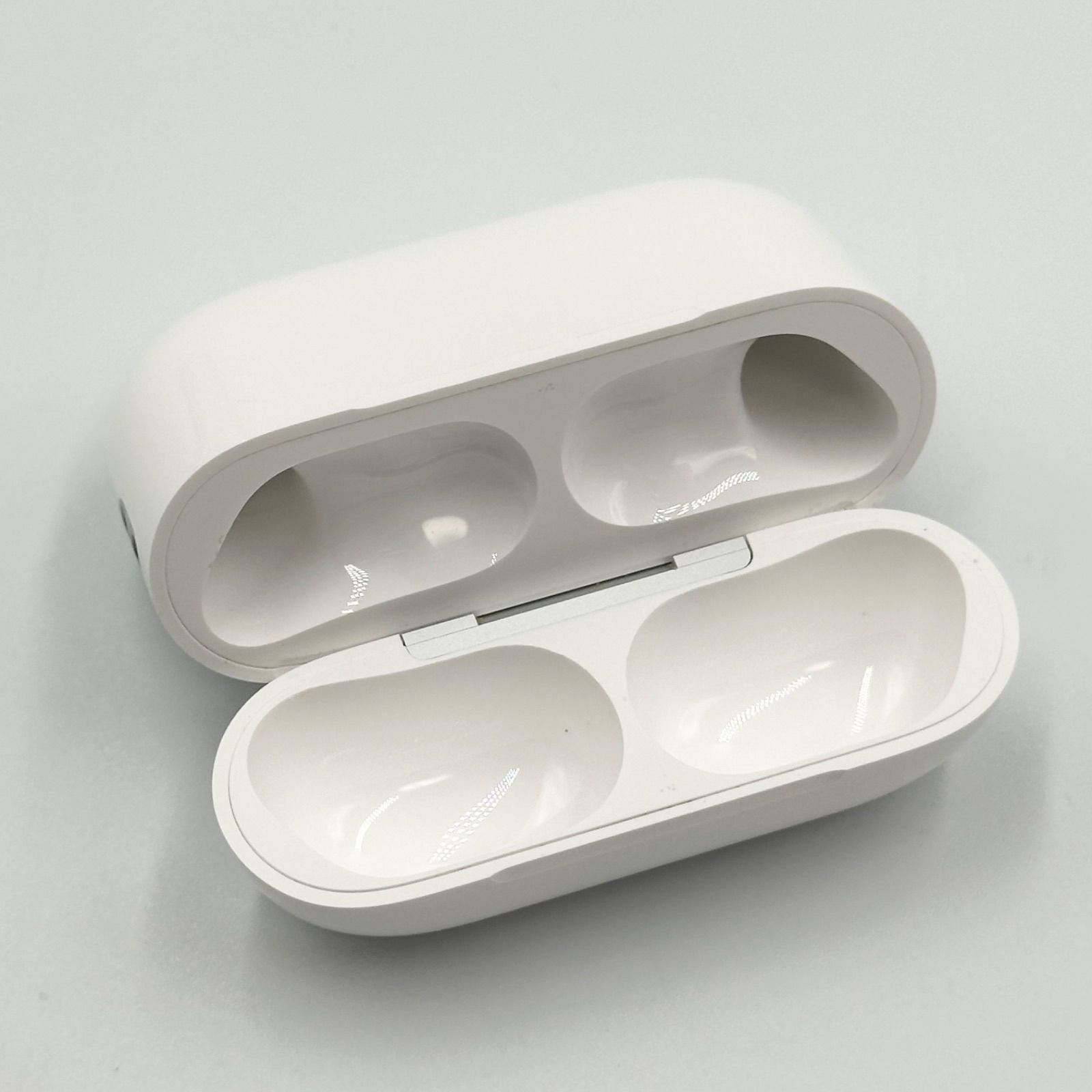 Apple AirPods Pro 第3世代 充電ケースのみ A3122 正規品【24時間以内 