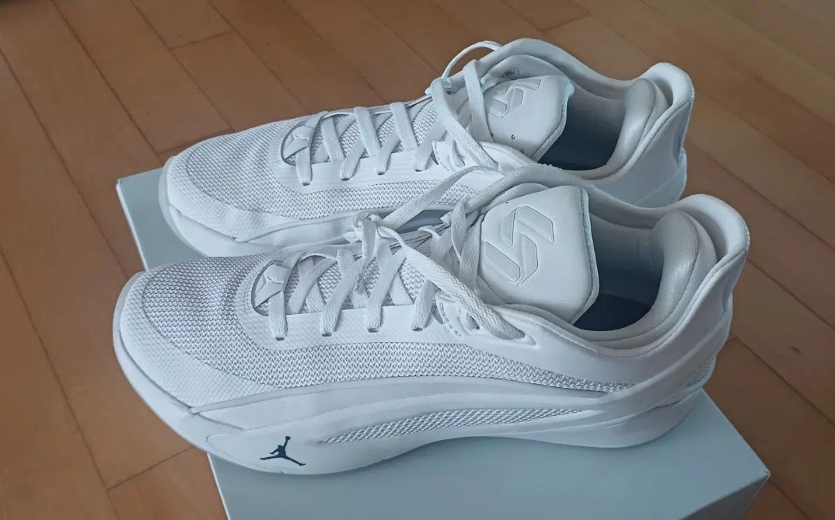 (295) NIKE バスケットシューズ ルカ5 オールホワイト