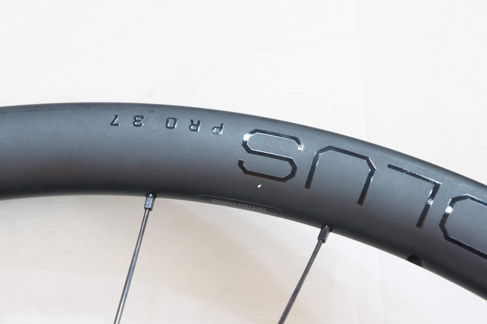 BONTRAGER 「ボントレガー」 AEOLUS PRO 37 DISC SHIMANO11s ホイール