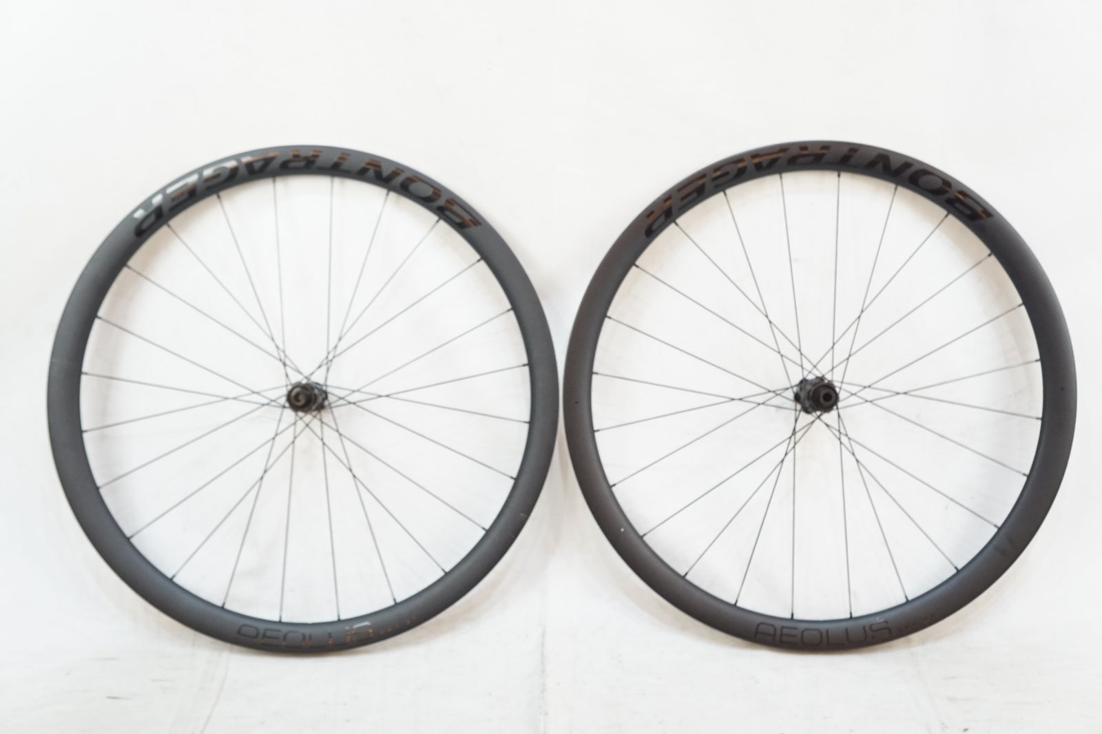 ボントレガーBontrager　Aeolus pro37ホイール前後 BONTRAGER 「ボントレガー」 AEOLUS PRO 37 DISC SHIMANO11s ホイール