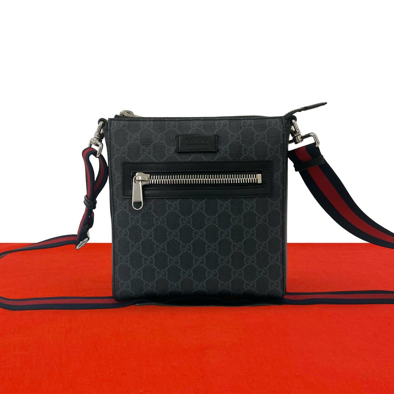 【美品】GUCCI GGスプリーム メッセンジャーバッグ 極 美品 希少品 GUCCI グッチ スモール メッセンジャーバッグ GG