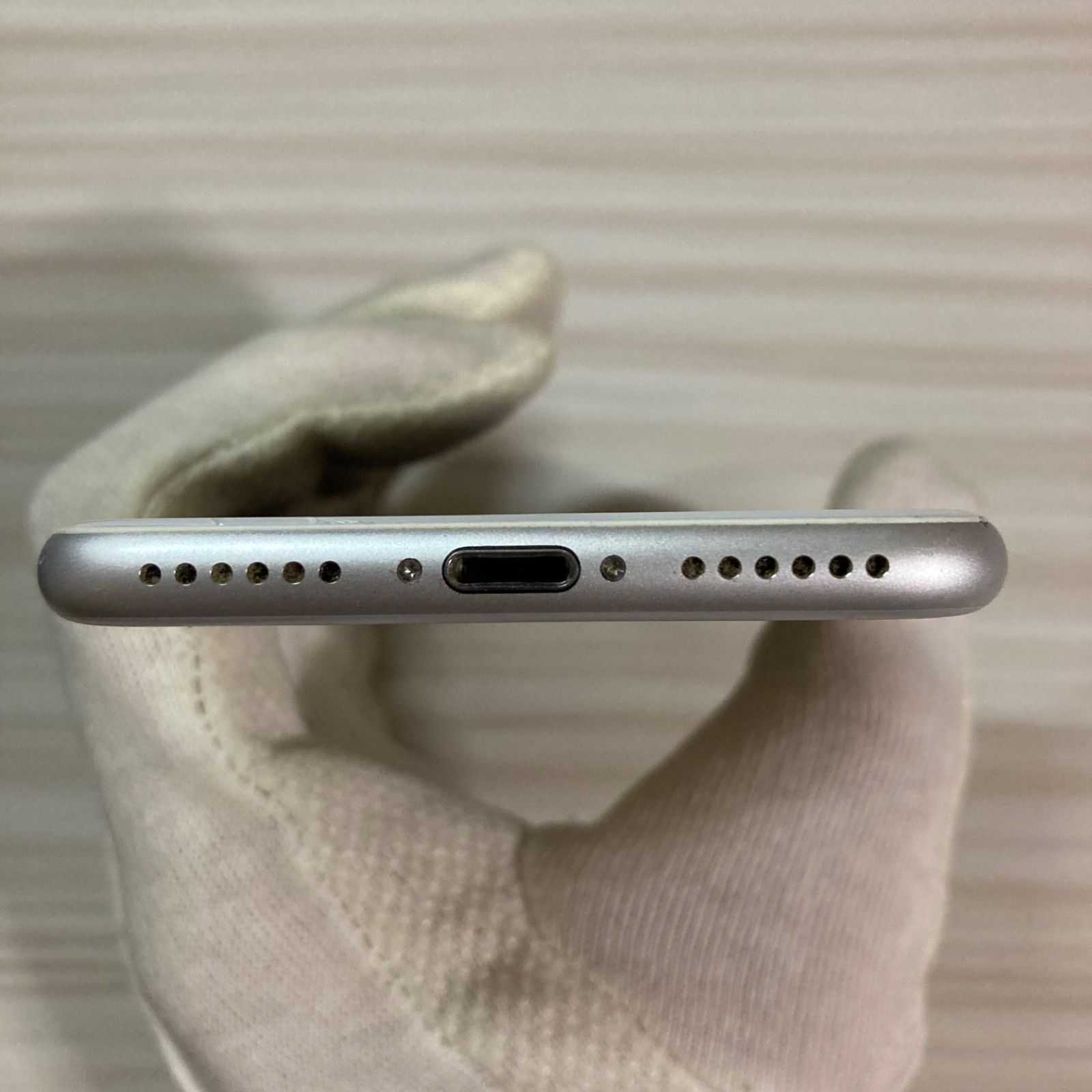 ③iPhone 7 Silver 32 GB SIMフリー（バッテリー83%） iPhone7 32GB Silver バッテリー75% SIMフリー - メルカリ