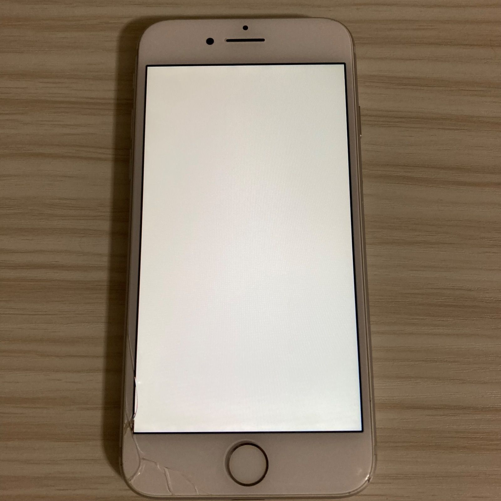 iPhone7 32GB Silver バッテリー75% SIMフリー - メルカリ