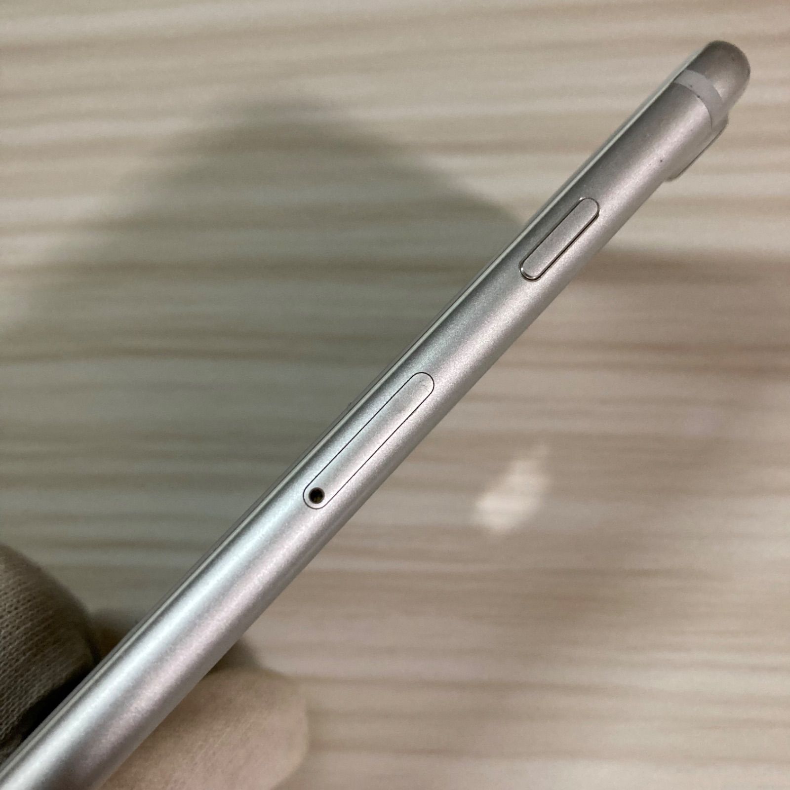 iPhone7 32GB Silver バッテリー75% SIMフリー - メルカリ