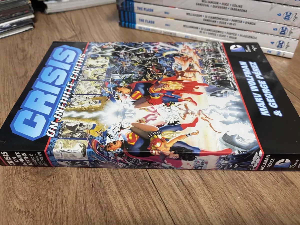 dc コミックス グラフィックノーブル インフィニット クライシス オン イフィニット US 6,138円
