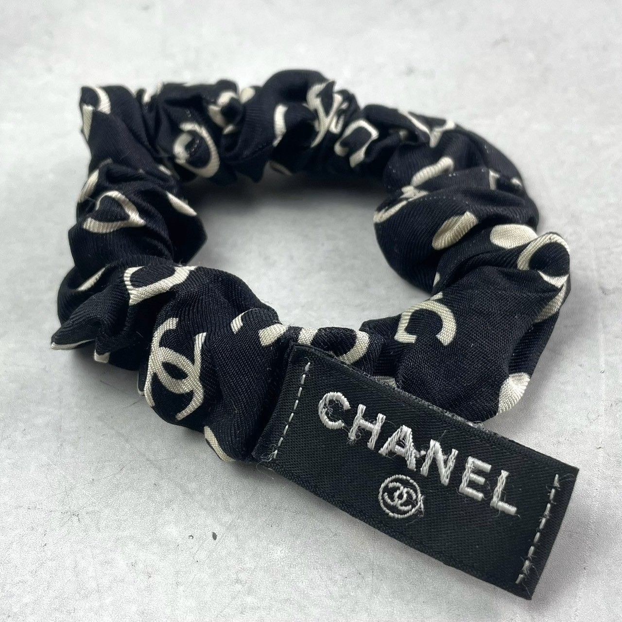 人気✨CHANEL シャネル シュシュ ヘアゴム ココマーク シルク100