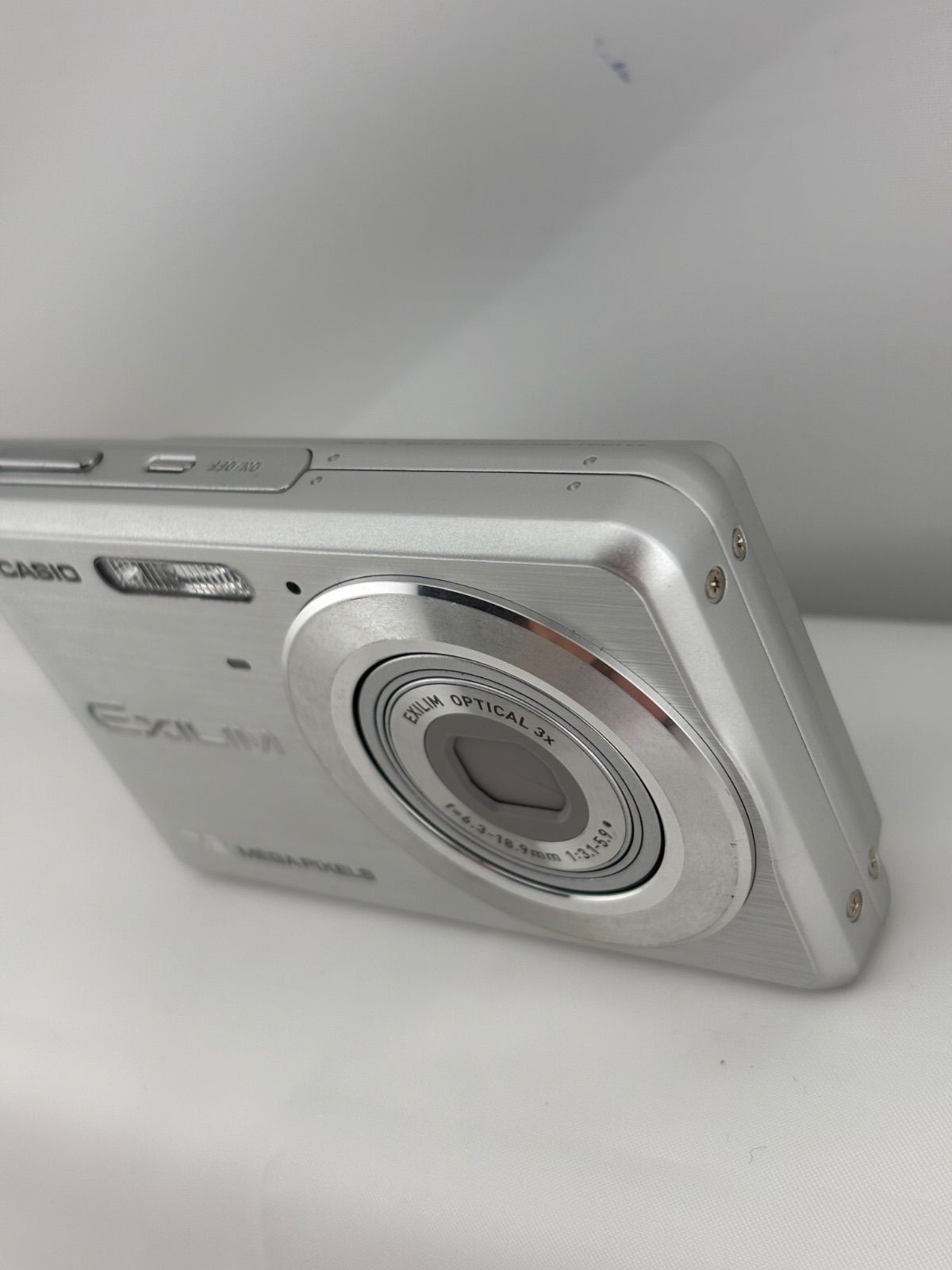 1893【美品、動作確認済み】 CASIO EXILIM EX-Z77 シルバー カシオ