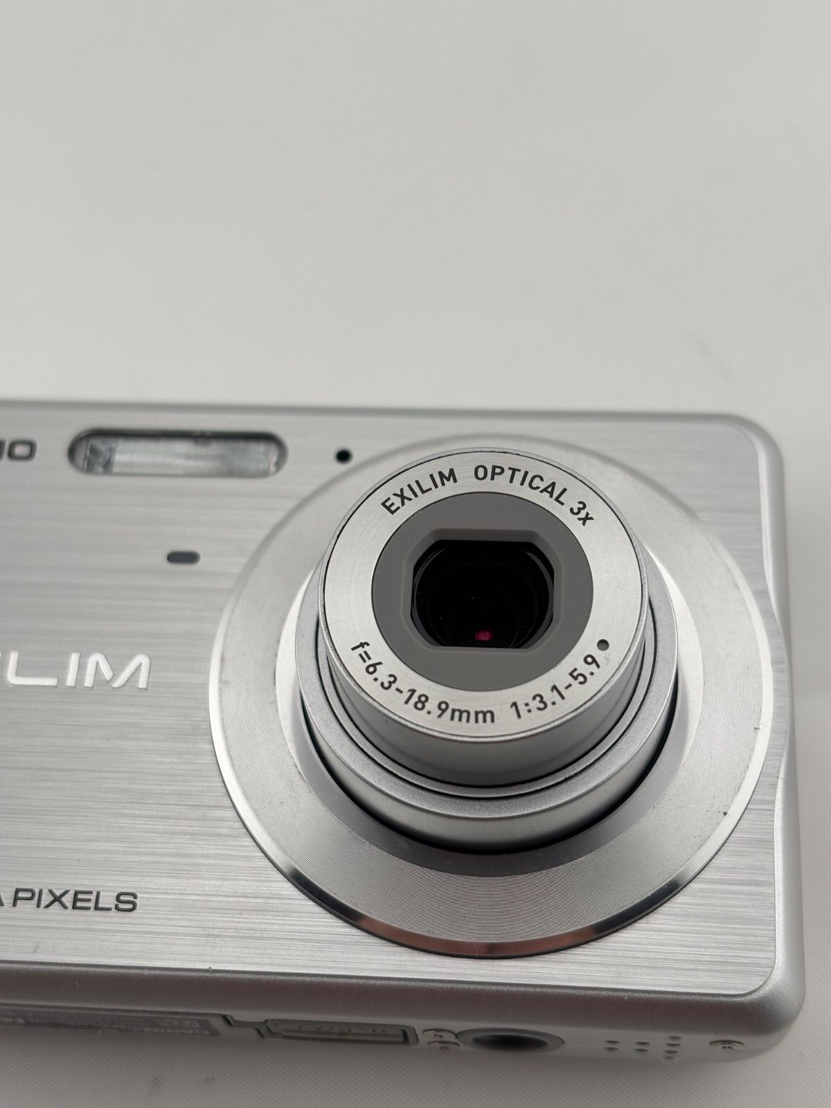 1893【美品、動作確認済み】 CASIO EXILIM EX-Z77 シルバー カシオ