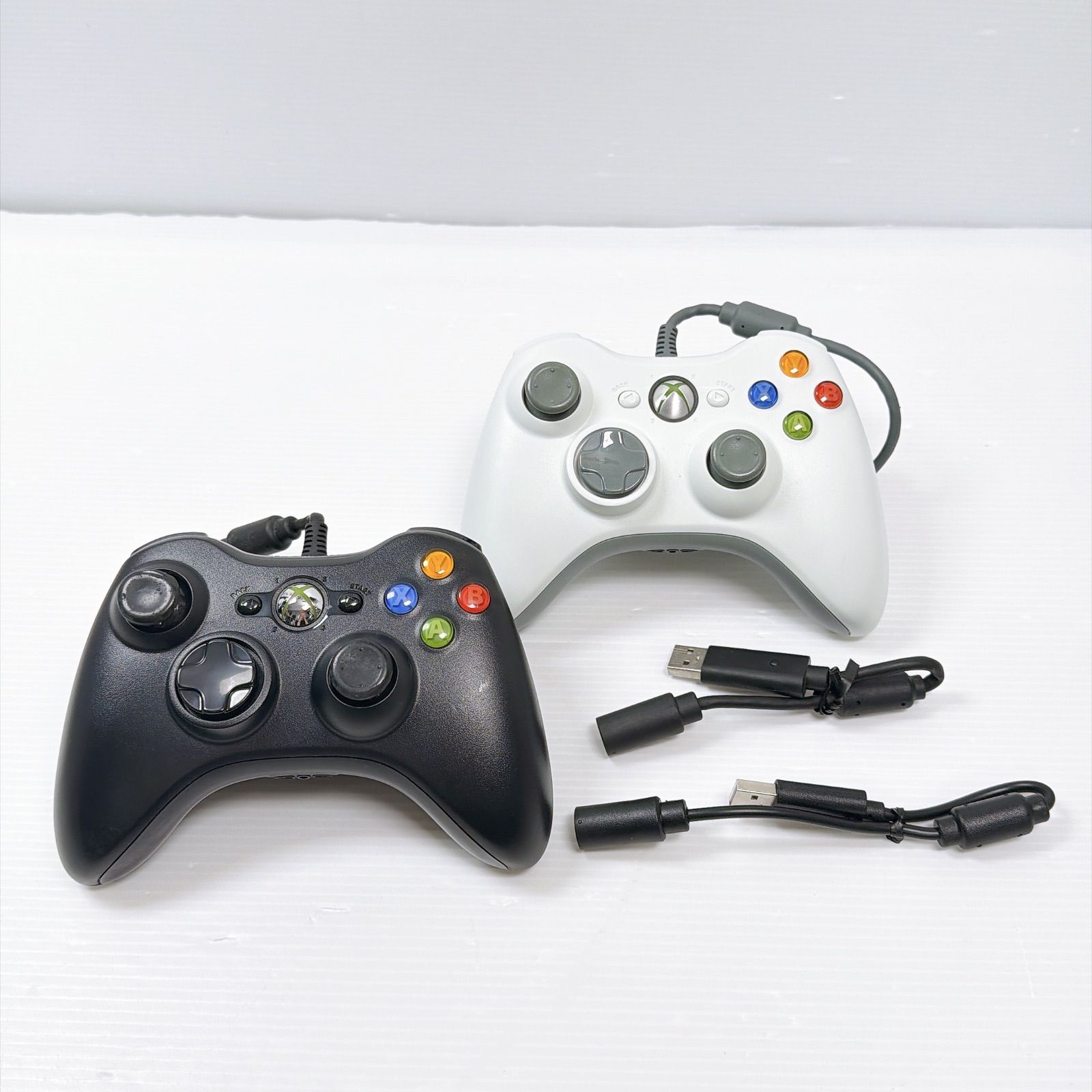 マイクロソフト Xbox360 有線 コントローラー  良品 ブラック ホワイト ２個セット クイックリリースコネクタ付き  動作確認済み Microsoft 管理番号M2235