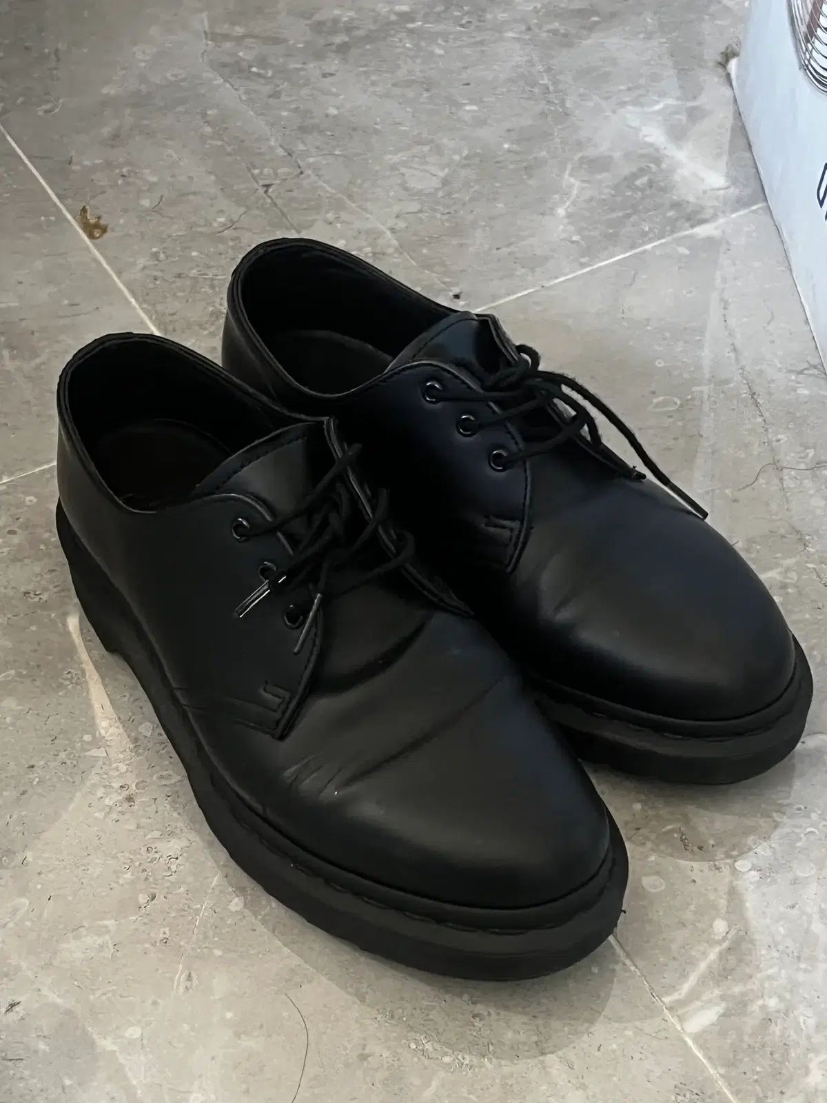 DR. MARTENS ドクターマーチン ウール モノ 3 ホール ブラック